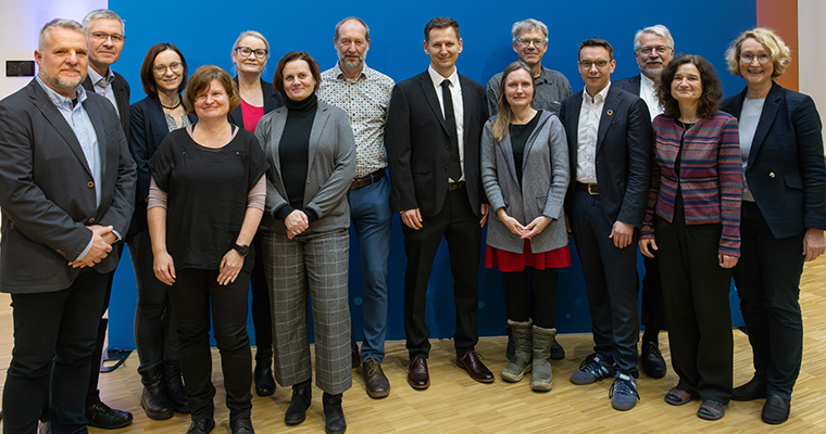 UFZ-Preisträger mit beiden Geschäftsführerinnen (rechts) © Klaus-Dieter Sonntag / UFZ