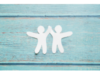 Papierm&auml;nnchen auf blauen Hintergrund, &copy;Ilona Shorokhova/freepik