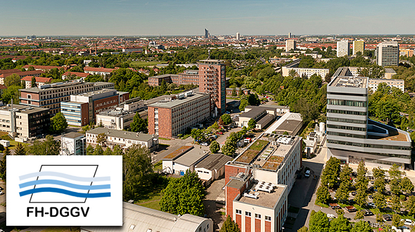 Logo: FH-DGGV, Hintergrund Luftbild UFZ-Standort in Leipzig